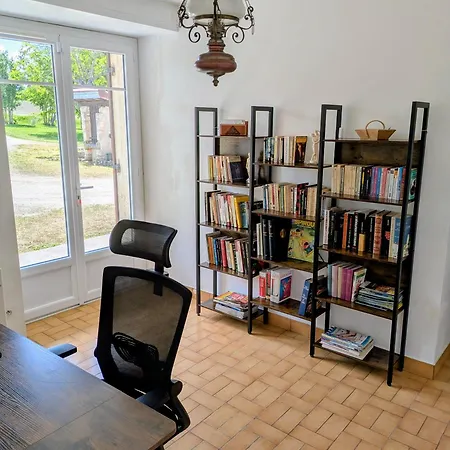 Maison De Campagne, Grande Metairie